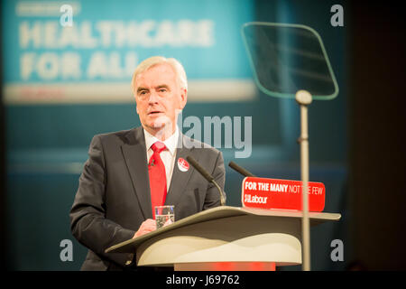 Birmingham, UK, 20. Mai 2017 John McDonnell spricht zu einer Kundgebung von Anhängern in Birmingham UK Credit: Peter Lopeman/Alamy leben Nachrichten Stockfoto