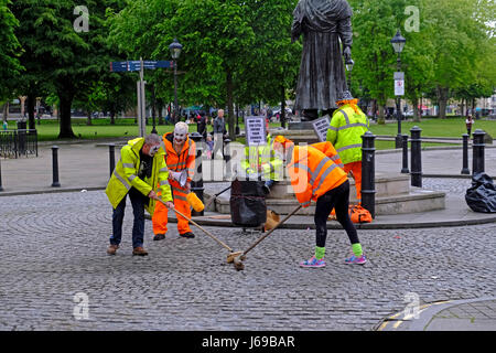 Bristol, UK. 20. Mai 2017. Hundehütte und Freunde drehen eine Video für den Song "Public Services Ltd". Keith Ramsey/Alamy Live-Nachrichten Stockfoto