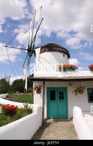 schöne Windmühle in portugal Stockfoto