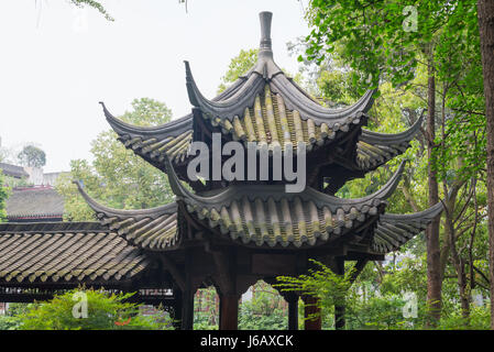 Chinesischer Pavillon in einem Park, Sichuan, China Stockfoto