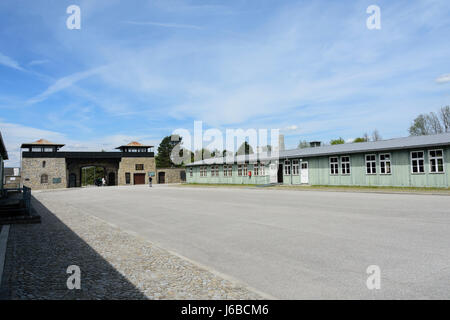 Mauthausen - Gusen Konzentration Lager. Haupttor ein Staumühle mit Kaserne Stockfoto