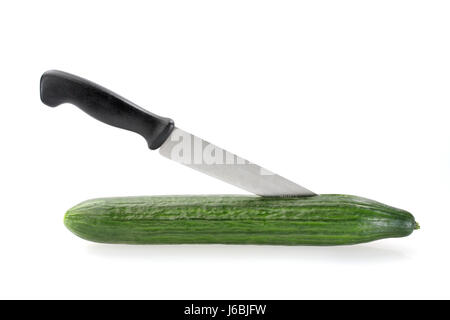 Eco grüne Gurke Gemüse Arm Waffe Messer Messer vegetarische Lebensmittel Nahrungsmittel Stockfoto