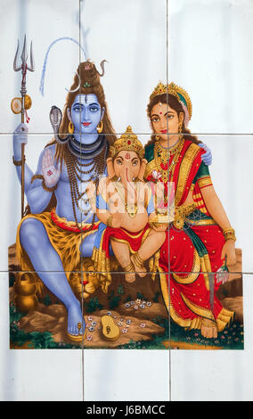 Bunte Illustration der hinduistischen Göttin Shiva mit Annapurna und Ganesha an der Wand in Kolkata, Indien am 08. Februar 20 Stockfoto