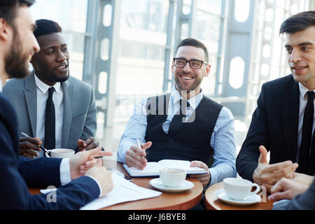 Mehrere Banken haben Diskussion der Tagung Stockfoto