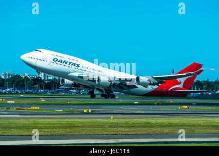 Ein Qantas-Jumbo-Jets dem Start vom Flughafen Sydney. New South Wales, Australien. Stockfoto