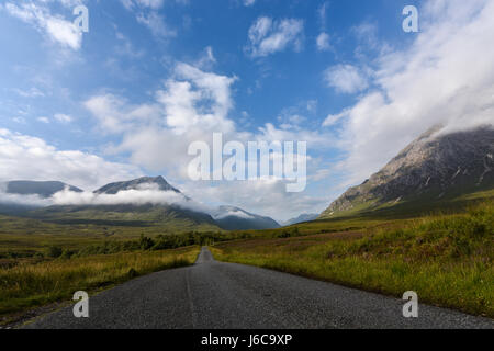 Straße nach Glen Etive in den schottischen Highlands. Schottland, Vereinigtes Königreich Stockfoto