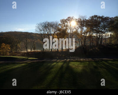 Sunrise-Blick auf den Hudson Valley gesehen von Interstate 87, in der Nähe von Newburg, New York, USA. Stockfoto