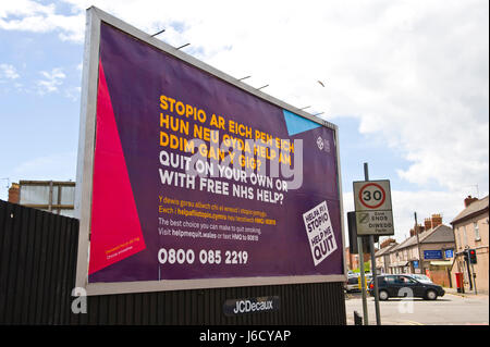 NHS quit smoking Helpline 48 Blatt Werbung auf Reklametafeln JCDecaux Website in Newport South Wales, Großbritannien Stockfoto