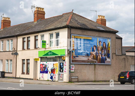 Tesco 48 Blatt Werbung auf Reklametafeln JCDecaux Website in Newport, South Wales, Großbritannien Stockfoto