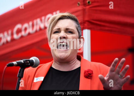 Ashley Dalton, Labour-Kandidat für Rochford & Southend East. Tragen Sie rot Stockfoto