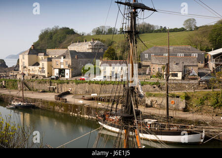 Großbritannien, Cornwall, St Austell, Charlestown, Segelschiffe vor Anker im historischen Hafen Stockfoto