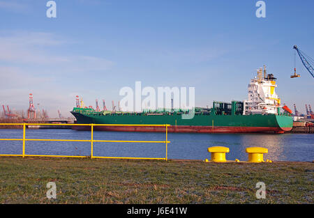 grüne Containerschiff Hafen Investor Häfen Dampfer Dämpfer gelb Segeln Stockfoto