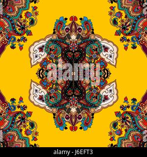 Nahtlose abstrakte geometrische Paisleymuster mit stilisierten Lotusblüten. Traditionelle orientalische ethnischen Ornament auf gelbem Hintergrund. Textil-Design. Stock Vektor