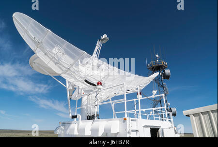 Das Gericht für die 266. glänzt Bereich Squadron mehrere Threat Emitter System in der Morgensonne im Mountain Home Air Force Base Bereich Complex in Idaho 9. Mai 2017. Das System simuliert 65 verschiedene Arten von Boden Bedrohungen zu helfen Besatzungen durch Szenarien zu trainieren, die echte feindliche Bedrohungen zu imitieren die Besatzungen konnten gegenüberstellen. (US Air Force Foto/Staff Sgt. Samuel Morse) Stockfoto