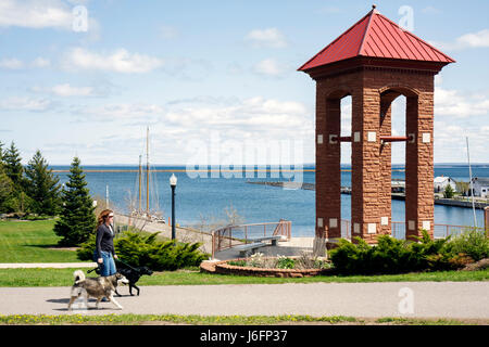 Marquette Michigan Upper Peninsula UP Lake Superior, Lakeshore Boulevard, Elwood Mattson Lower Harbor Park, Yachthafen, große Seen, weibliche Frauen, Wandern Stockfoto