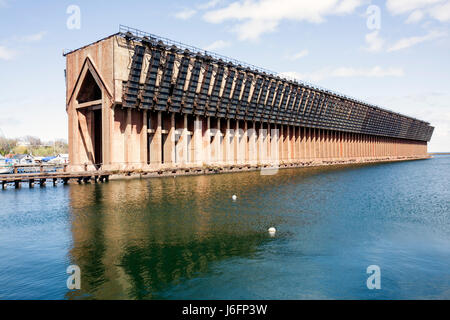 Marquette Michigan Upper Peninsula AUF Lake Superior, Lower Harbour Marina, Soo Line Ore Pocket Dock, erbaut 1931, Great Lakes, Struktur, MI090514067 Stockfoto