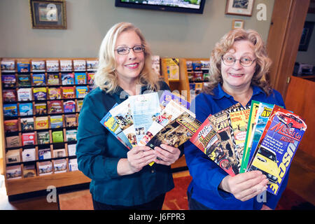 Sevierville Tennessee, Smoky Mountains, Besucherzentrum der Handelskammer, Zentrum, Frauen, Helfer, Begrüßung, Begrüßung, Informationen, Hilfe, Plan, Karten, Gebiet attractio Stockfoto