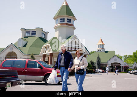 Sevierville Tennessee, Tanger Outlets in Five Oaks, Shopping Shopper Shop Shops Markt Kauf Verkauf, Store Geschäfte Business-Unternehmen, Frau weibliche wom Stockfoto