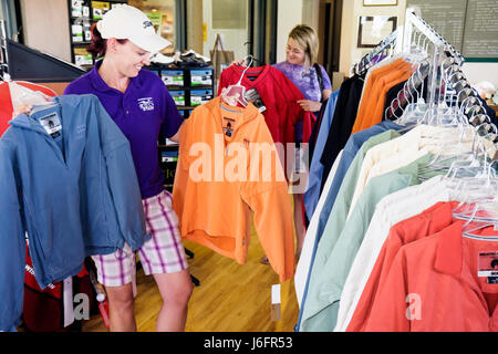 Kenosha Wisconsin, KANSASVILLE, Brighton Dale Links, Golfplatz, County Park System, Pro Shop, Sportartikel, Kleidung, Bekleidung, Accessoires, Jacken, Windbrea Stockfoto