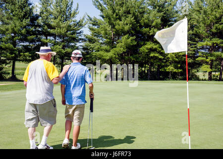 Kenosha Wisconsin, KANSASVILLE, Brighton Dale Links, Golfplatz, County Park System, Erwachsene Erwachsene Männer Männer männlich, Senioren alte Bürger Pension Stockfoto