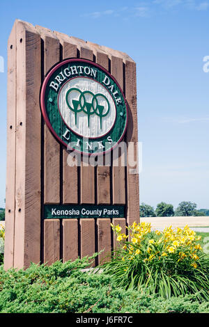 Wisconsin Kenosha County, Kenosha, KANSASVILLE, Brighton Dale Links, Golfplatz, County Park System, Eingang Holzschild, Blume, Blume, WI080711019 Stockfoto