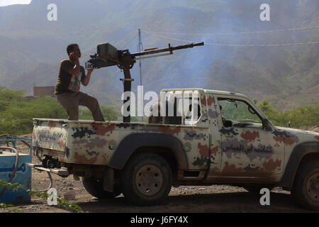 19. Mai 2017 - haben Regierungstruppen drei wichtige Orte auf eine strategische Route verbindet die Stadt Taiz an der westlichen Küste des Jemen erobert. Regierungstruppen haben engagiert in den kämpfen gegen die Huthi-Kräfte und ehemaliger Präsident Ali Abdullah Salih in der Stadt Taiz treu in den letzten zwei Jahren Credit: Abdulnasser Alseddik/ImagesLive/ZUMA Draht/Alamy Live News Stockfoto