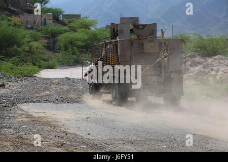 19. Mai 2017 - haben Regierungstruppen drei wichtige Orte auf eine strategische Route verbindet die Stadt Taiz an der westlichen Küste des Jemen erobert. Regierungstruppen haben engagiert in den kämpfen gegen die Huthi-Kräfte und ehemaliger Präsident Ali Abdullah Salih in der Stadt Taiz treu in den letzten zwei Jahren Credit: Abdulnasser Alseddik/ImagesLive/ZUMA Draht/Alamy Live News Stockfoto