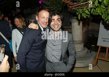 Cannes, Frankreich. 20. Mai 2017. Deutsche Schauspieler Wotan Wilke Möhring (L) und Regisseur Fatih Akin besuchen die German Films Rezeption während der 70. Annual Cannes-Festival in Villa Rothschild - Médiathèque Noailles in Cannes, Frankreich, am 20. Mai 2017. Foto: Hubert Boesl - kein Draht-SERVICE · Foto: Hubert Boesl/Dpa/Alamy Live News Stockfoto