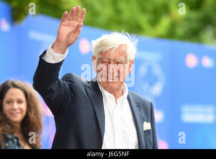 München, Deutschland. 19. Mai 2017. Deutscher Schauspieler Siegfried Rauch kommt zur Bayerischen Fernsehen Preisverleihung in München, 19. Mai 2017. Seit 1989 hat den Bayerischen Fernsehpreis verliehen. Foto: Tobias Hase/Dpa/Alamy Live News Stockfoto