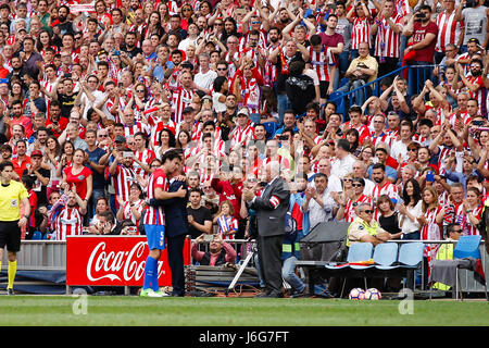 Tiago Cardoso Mendes (5) Atletico de Madrid-Spieler. Diego Pablo Simeone Trainer von Atletico de Madrid La Liga zwischen Atletico de Madrid Vs Athletic Club Bilbao im Vicente Calderon Stadion in Madrid, Spanien, 21. Mai 2017. Stockfoto