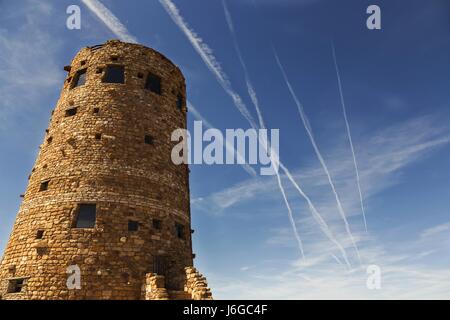 Ikonische Desert View Wachturm Stein Gebäude am South Rim des Grand Canyon Nationalpark in Arizona Stockfoto