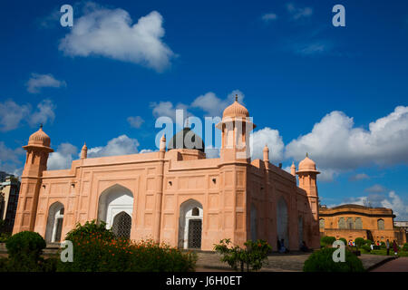 Teilansicht des Lalbag Forts zeigt Bibi Pari Grab und Diwani-i-Aam. Lalbagh Fort auch bekannt als "Fort Aurangabad" ist eine unvollständige Mughal Palace s Stockfoto