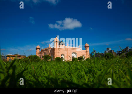 Teilansicht des Lalbag Forts zeigt Bibi Pari Grab und Diwani-i-Aam. Lalbagh Fort auch bekannt als "Fort Aurangabad" ist eine unvollständige Mughal Palace s Stockfoto