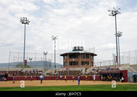 Salem Virginia, Moyer Sports Complex, Baseballfelder, Diamant, Mädchen, junge Jugendliche Jugendliche, weibliche Kinder Kinder Kinder, Softballspiel, Stockfoto