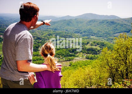 Roanoke Virginia, Roanoke Mountain Loop Trail, Blue Ridge Parkway, Appalachian, Overlook, Mann Männer Erwachsene Erwachsene, Vater, Eltern, Mädchen, Jungen Stockfoto