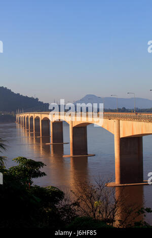 Loas-Japan Brücke über Mekong-Flusses in Champasak südlich von Loas Stockfoto