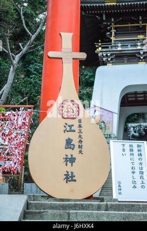 Kanagawa, Japan - 31. März 2014: Enoshima, einer kleinen Insel an der Mündung des Flusses Sakai in Sagami-Bucht mündet. Stockfoto