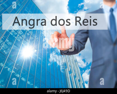 Angra Dos Reis - Geschäftsmann Presse auf dem digitalen Bildschirm. Geschäft, Internet-Konzept. Stock Foto Stockfoto