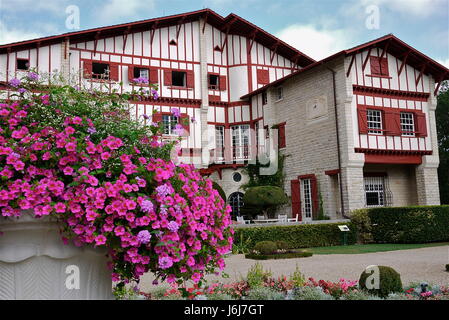 Villa Arnaga, die Sommerresidenz des französischen Dramaturg Edmond Rostand in Cambo-Les-Bains Stockfoto