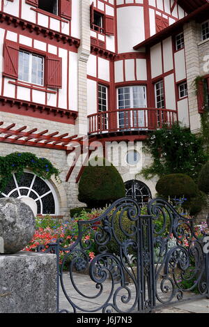 Villa Arnaga, die Sommerresidenz des französischen Dramaturg Edmond Rostand in Cambo-Les-Bains Stockfoto