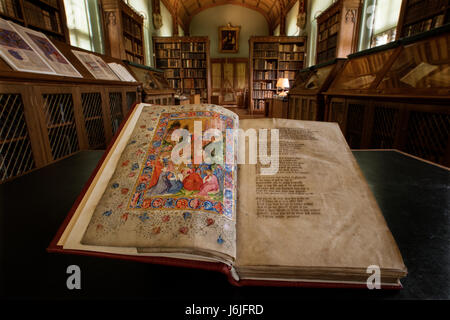 Parker Bibliothek Handschriften, Corpus Christi College in Cambridge, England, UK. 10. Juni 2016 Foto zeigt: das Frontispiz zu Geoffrey Chaucers Troilus und Criesyde, Anfang des 15. Jahrhunderts. Die Parker Bibliothekar Dr. Christopher de Hamel zeigen in einige der Fotos. Stockfoto