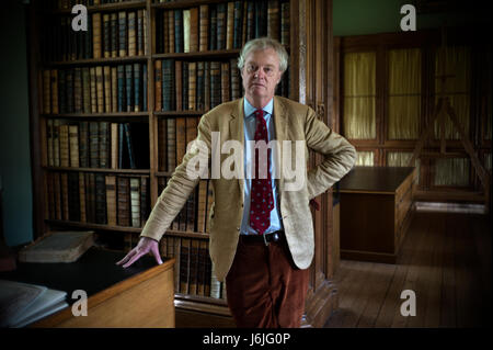 Parker Bibliothek Handschriften, Corpus Christi College in Cambridge, England, UK. 10. Juni 2016 Parker Bibliothekar Dr. Christopher de Hamel in einige der Fotos zeigen. Stockfoto