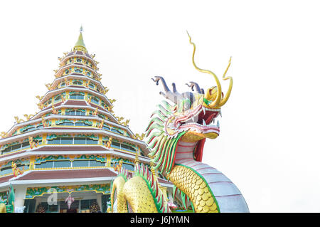 Chiang Rai, Thailand - 30. März 2017: Huai Pla Kung Tempel, einer traditionellen chinesischen Stil Pagode Stockfoto