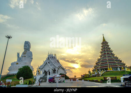 Chiang Rai, Thailand - 30. März 2017: Huai Pla Kung Tempel, einer traditionellen chinesischen Stil Pagode Stockfoto