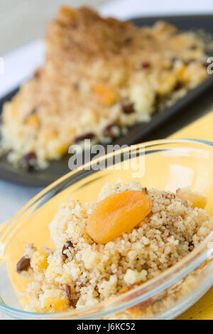 Früchte süß-Feeds Rosinen Aprikosen Rosinen Zimt Zimt Couscous Essen Stockfoto