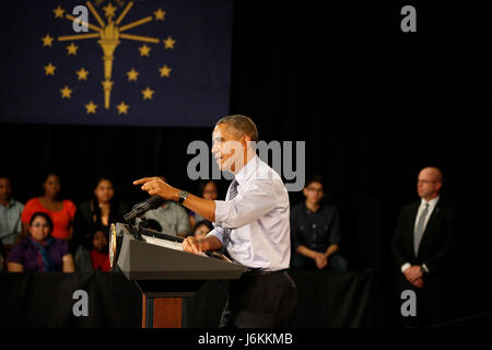 Präsident Barack Obama beantwortet Fragen während einer Bürgerversammlung an Ivy Tech in Indianapolis. Obama sprach über seinen Vorschlag zwei Jahre kostenlose Community College Studenten, am Ivy Tech Community College anzubieten. Das Programm müsste Studenten weiterhin mindestens ein 2.5 GPA. Stockfoto