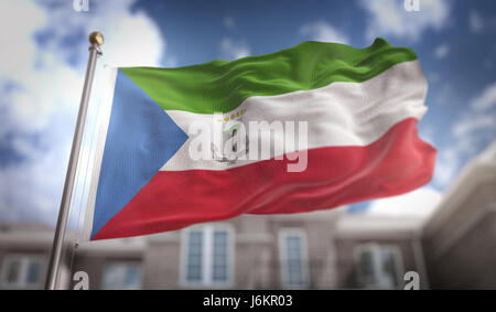 Äquatorial Guinea Fahne 3D-Rendering auf Blue-Sky-Gebäude-Hintergrund Stockfoto