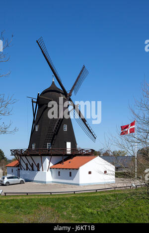 Historische Windmühle in Grenaa an der Ostseeküste, Halbinsel Djursland, Jütland, Dänemark Stockfoto