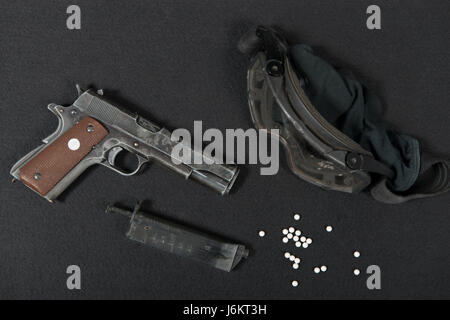 Nahaufnahme eines militärischen Colt Regierung m1911 Stockfoto