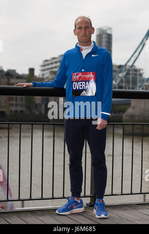 Foto-Shooting findet statt in der Nähe von Tower Bridge London für die britischen Athleten im Wettbewerb der London Marathon 2017 mit: Scott insgesamt wo: London, Vereinigtes Königreich bei: Kredit-20. April 2017: Alan West/WENN.com Stockfoto